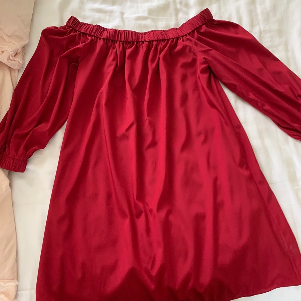 Women’s Alice and Olivia off the shoulder dress